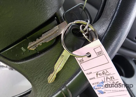 2007 Ford E-350 Super Duty Xl/Xlt z USA, uszkodzony, nr VIN 1FDSS31L07DA35990